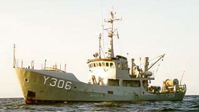 The naval cutter FARØ