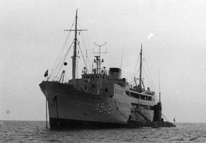 Submarine Tender HENRIK GERNER