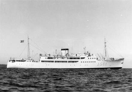 Submarine Tender HENRIK GERNER