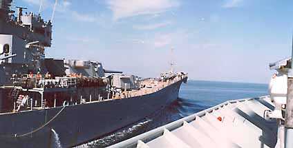 USS WISCONSIN forsyner vores korvet