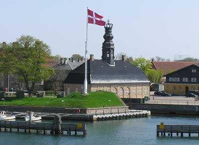 Batteri SIXTUS med Rigets Flag p Nyholm i Kbenhavn