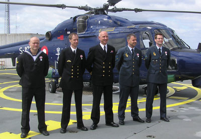 Medaljemodtagerne p ABSALONs helikopterdk