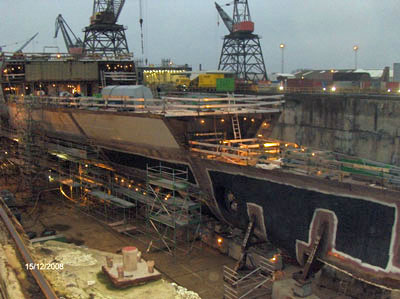 Den frste fregat, F361 IVAR HUITFELDT under bygning ses her i dokken i december 2008