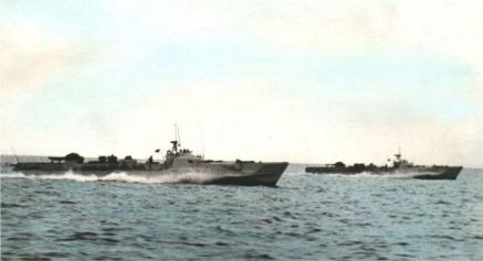 Torpedo Boats MAKRELEN (left) and SVRDFISKEN