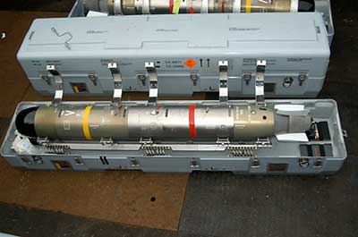 Antiubdstorpedoen MU-90 M/04 ses her i transport- og opbevaringskasse